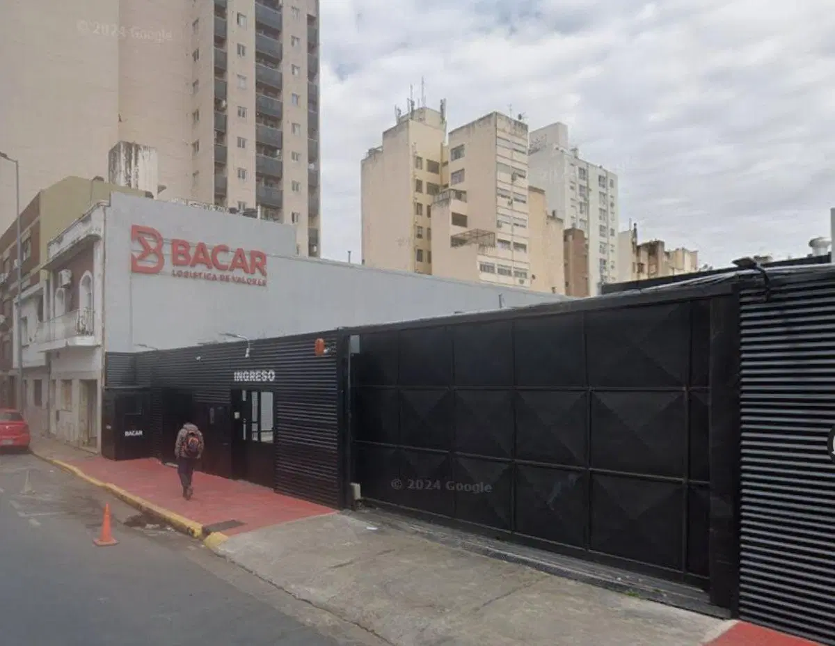 EXCLUSIVO INMUEBLE COMERCIAL - 3.044 m² DE TERRENO - ÁREA CENTRAL - APTO DESARROLLO 2