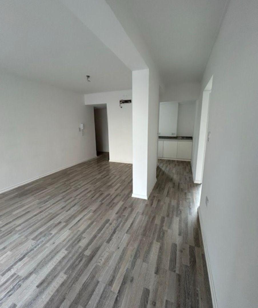 Foto de Departamento de 50 m² con 2 dormitorios en alquiler en La Plata, imagen 5