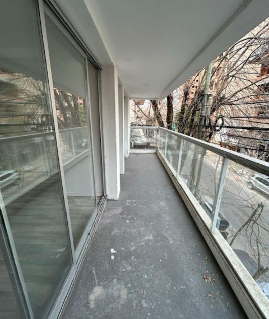 Foto de Departamento de 50 m² con 2 dormitorios en alquiler en La Plata, imagen 2