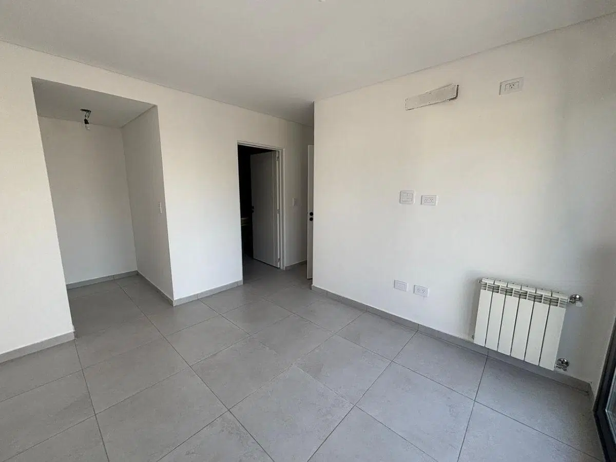 Departamento de 3 ambientes con cochera en Villa Luro 3