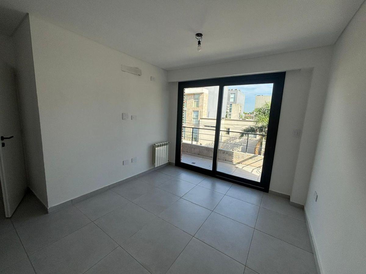 Foto de Departamento de 3 ambientes con cochera en Villa Luro, imagen 2