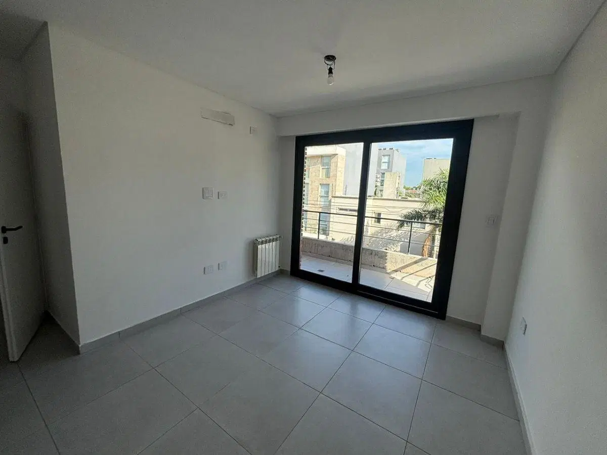 Departamento de 3 ambientes con cochera en Villa Luro 2