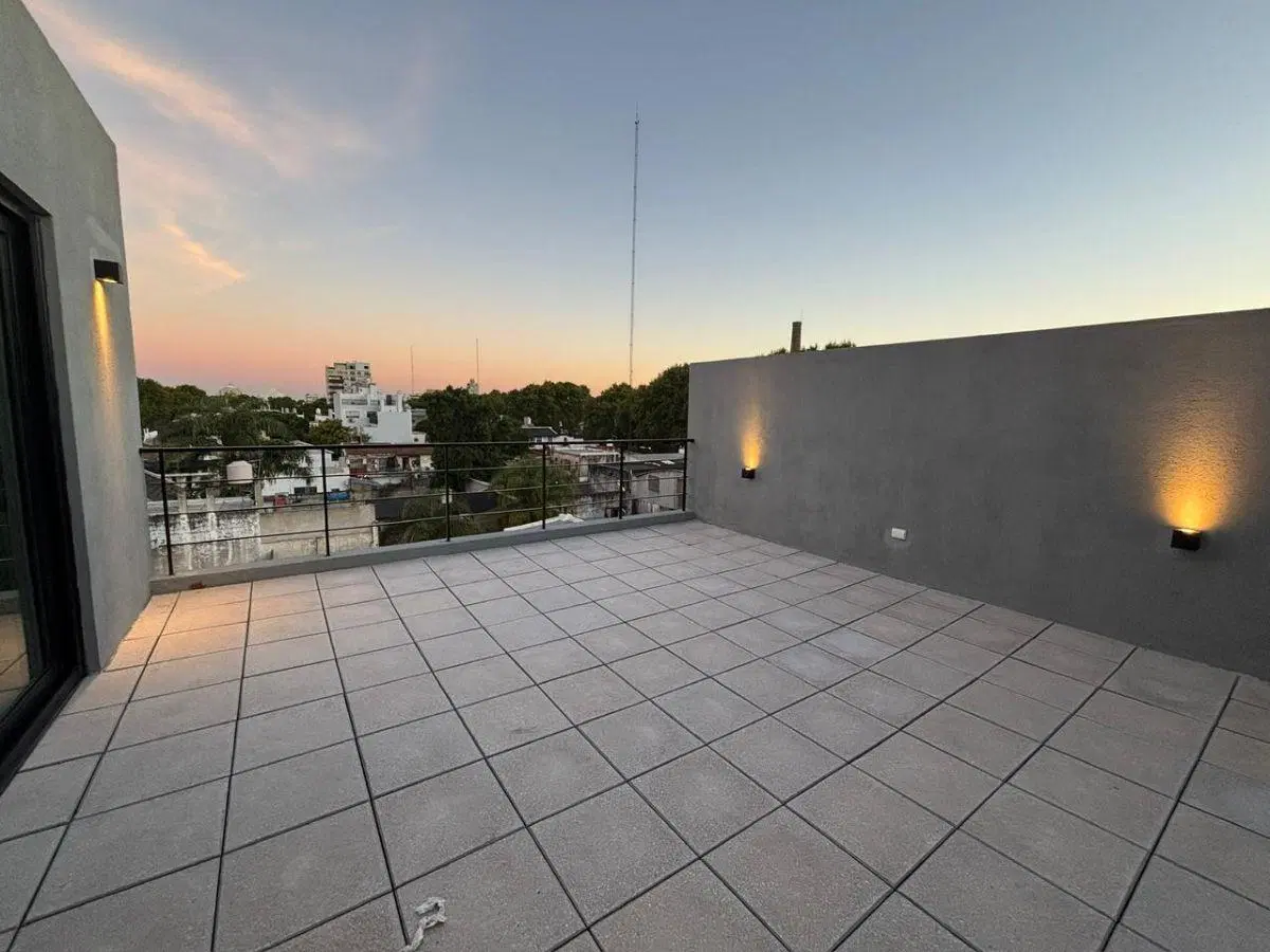 Departamento de 3 ambientes con cochera en Villa Luro 2