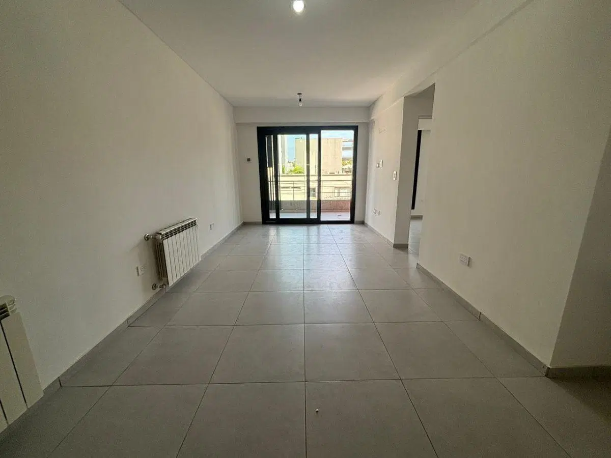 Departamento de 3 ambientes con cochera en Villa Luro 5