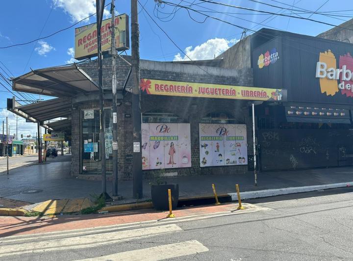 LOCAL   COMERCIAL  EN ALQUILER  1