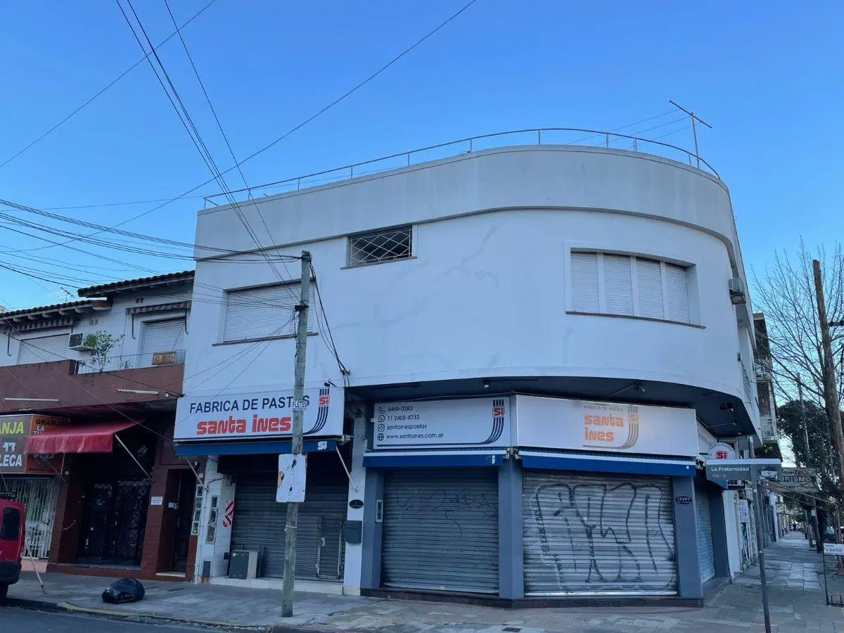 Departamento en VENTA DE 3 AMBIENTES CON PATIO, TERRAZA Y LOCAL EN PLANTA BAJA 3