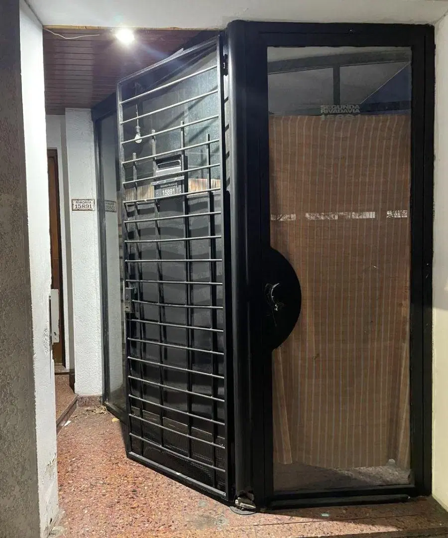 Departamento en VENTA DE 3 AMBIENTES CON PATIO, TERRAZA Y LOCAL EN PLANTA BAJA 1