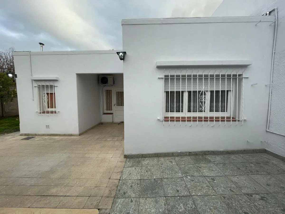 VIVIENDA EN ALQUILER SOBRE CALLE JUAN FLORIO AL 3696 ESQUINA AUSTRALIA SAN JUSTO 4