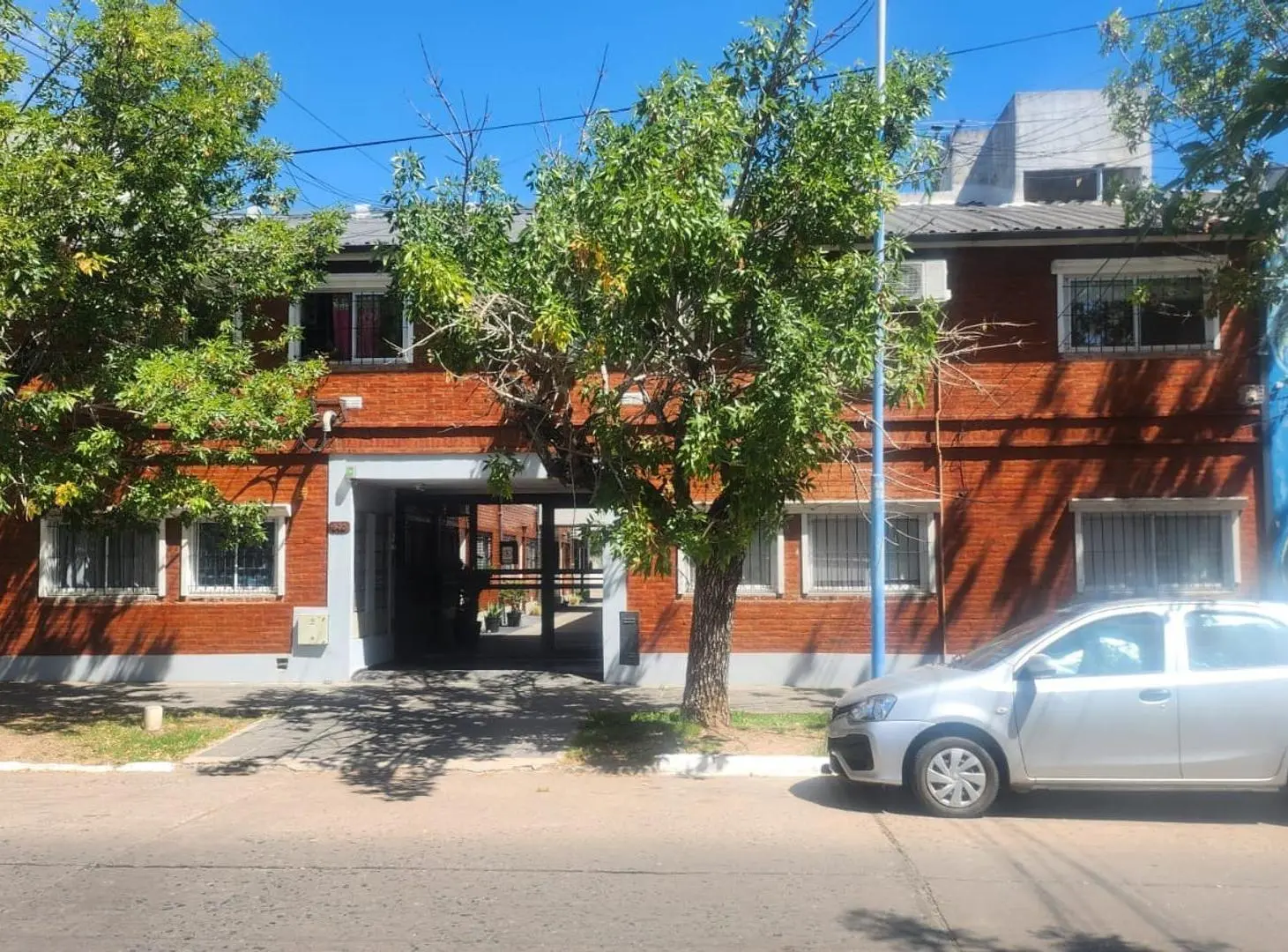 Departamento con cochera en Escobar 3