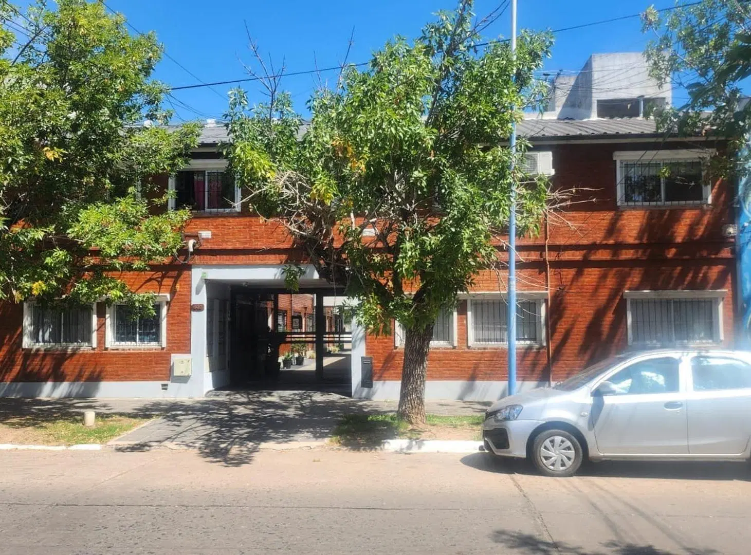 Departamento con cochera en Escobar 5