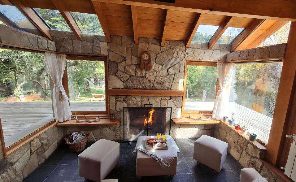 Exclusiva Casa en Aldea de Montaña con Costa de Rio Meliquina. Patagonia 1