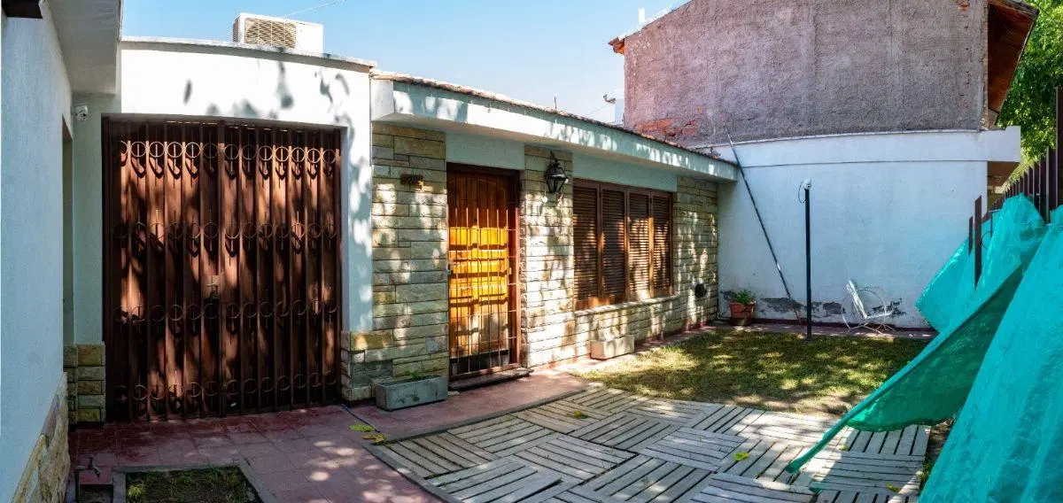 Casa en Venta, con gran terreno, Godoy Cruz , Mendoza 2