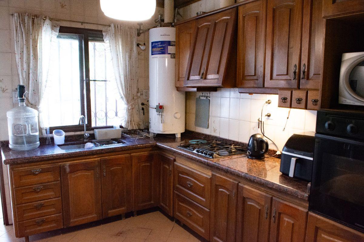 Casa en Venta, con gran terreno, Godoy Cruz , Mendoza