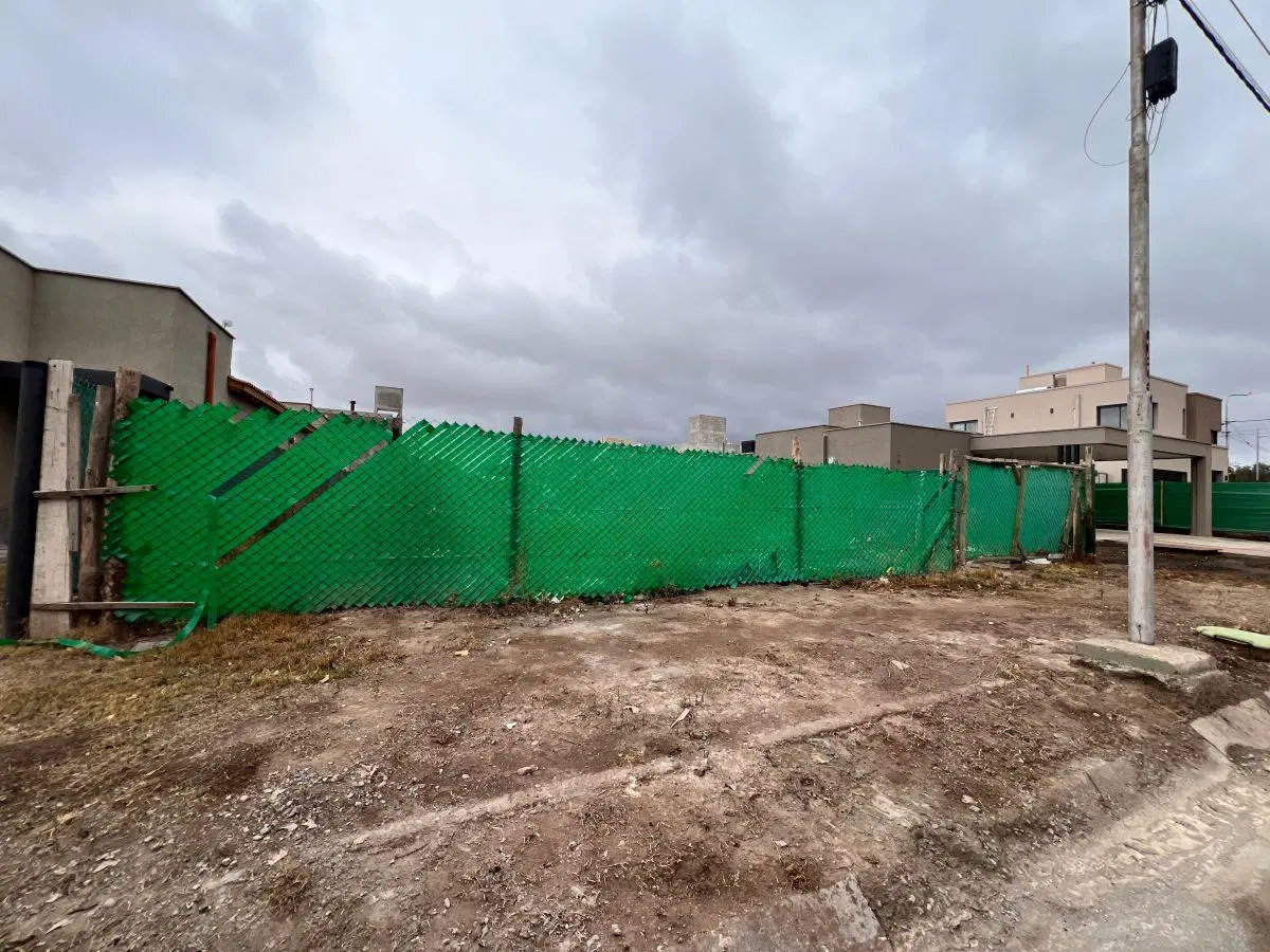 Terreno en Venta, con piscina, Barrio Ayres de Fader Lujan de Cuyo. 2