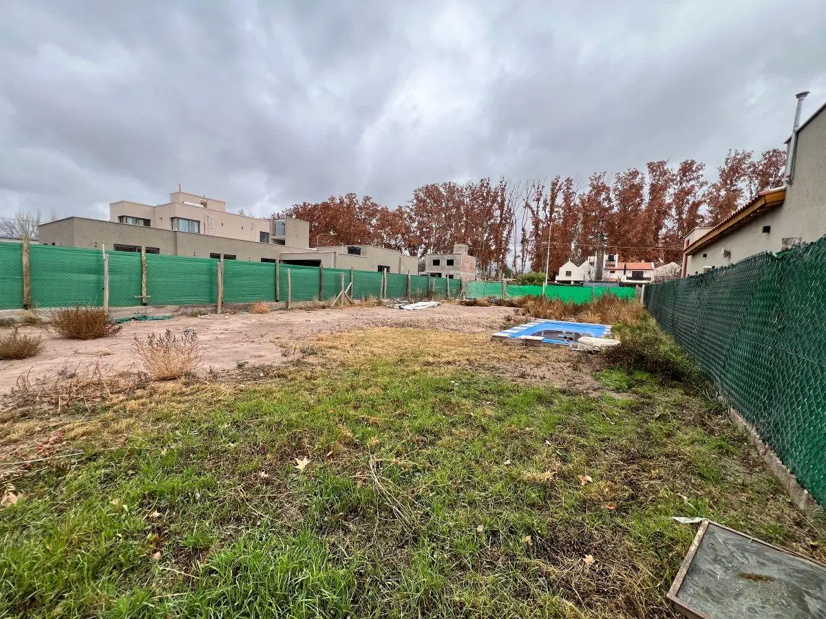 Terreno en Venta, con piscina, Barrio Ayres de Fader Lujan de Cuyo. 4