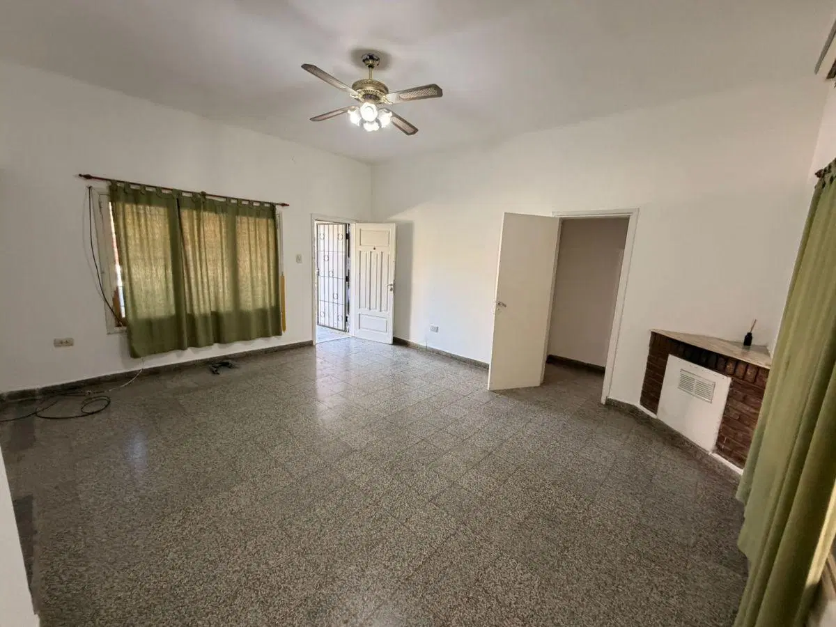 ALQUILER | CASA AMPLIA DE 1 DORMITORIO EN CIPOLLETTI 3