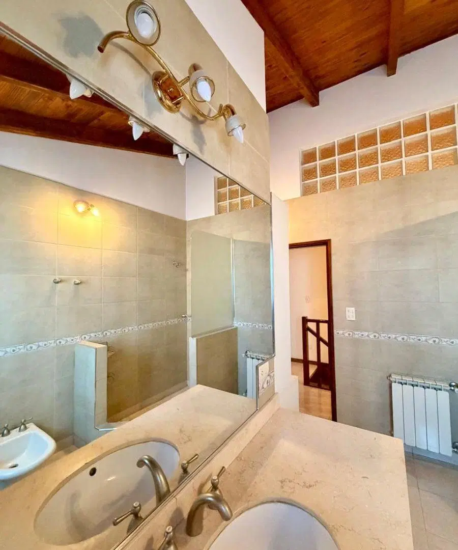 ALQUILER CASA general Fernandez Oro | 3 dormitorios | 2 Baños | Patio amplio | Cochera 4