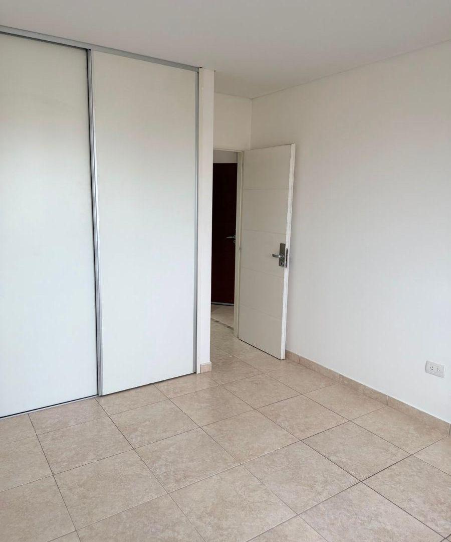 Foto de ALQUILER DEPTO 1 DORMITORIOS | PSICINA | GYMNASIO - CIPOLLETTI Edificio, imagen 4