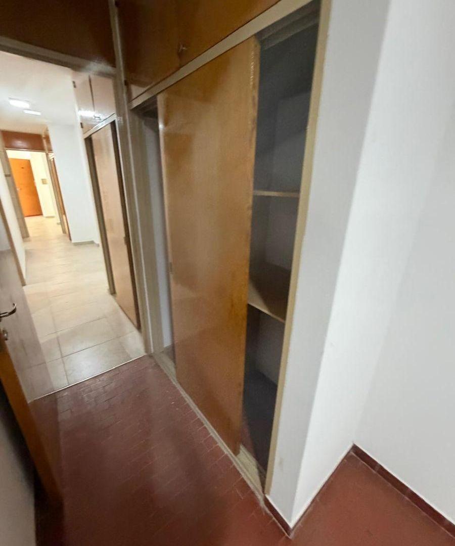 Foto de ALQUILER AMPLIO DEPARTAMENTO DE 3 DORMITORIOS EN NEUQUEN - CENTRO ESTE, imagen 2