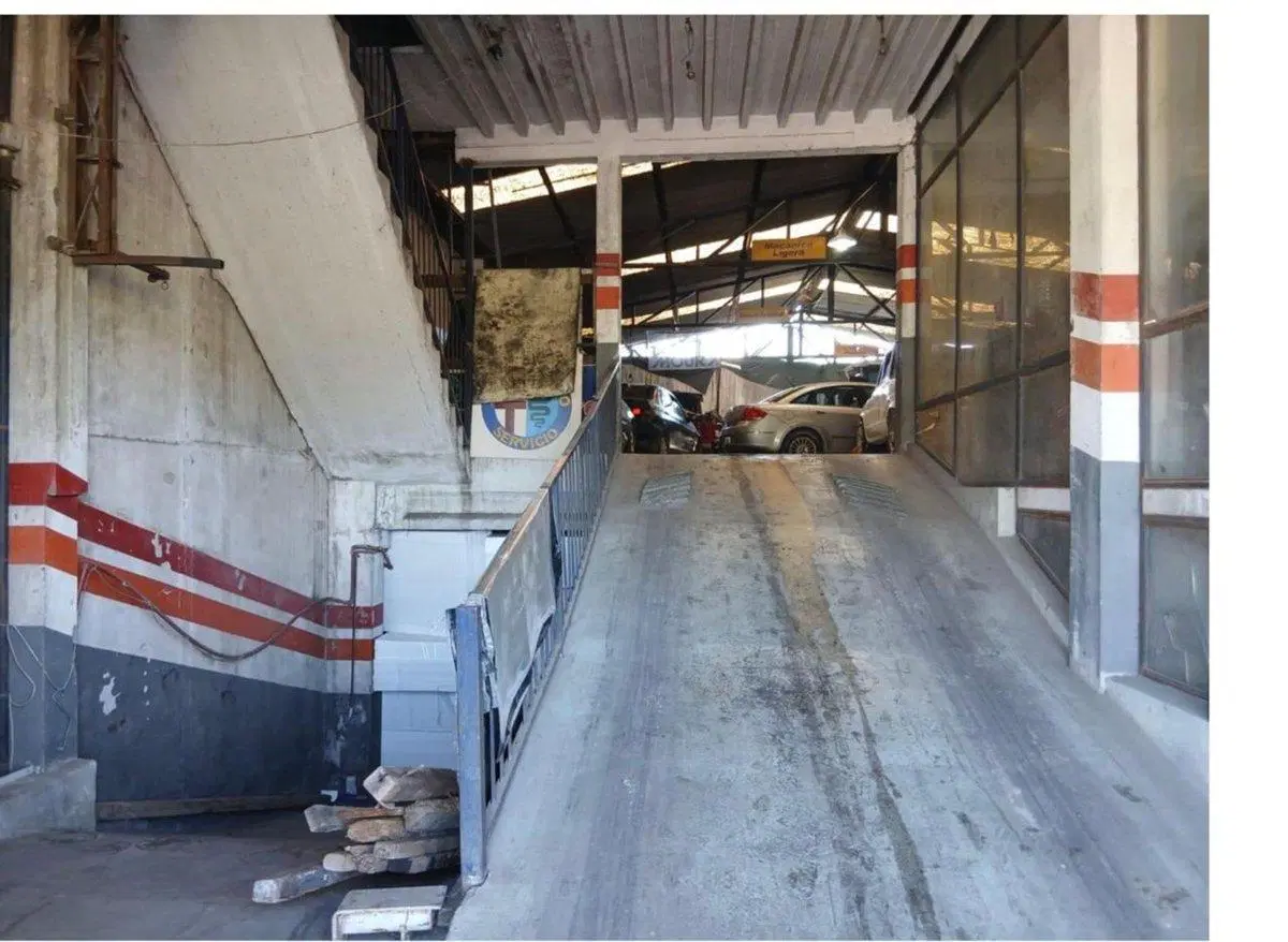 Venta – Taller Mecánico + Lote Lindero sobre Colec 5