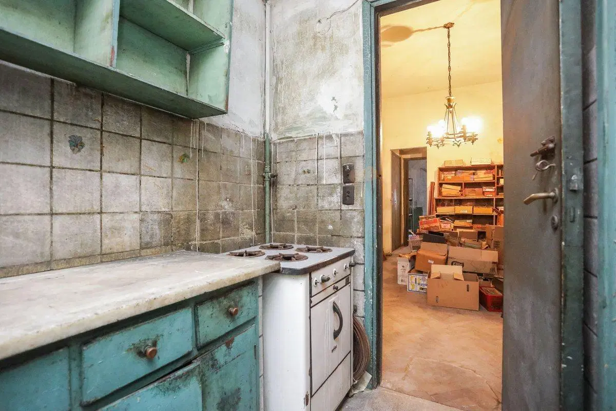 VENTA LOCAL CON VIVIENDA EN SAN NICOLÁS 2