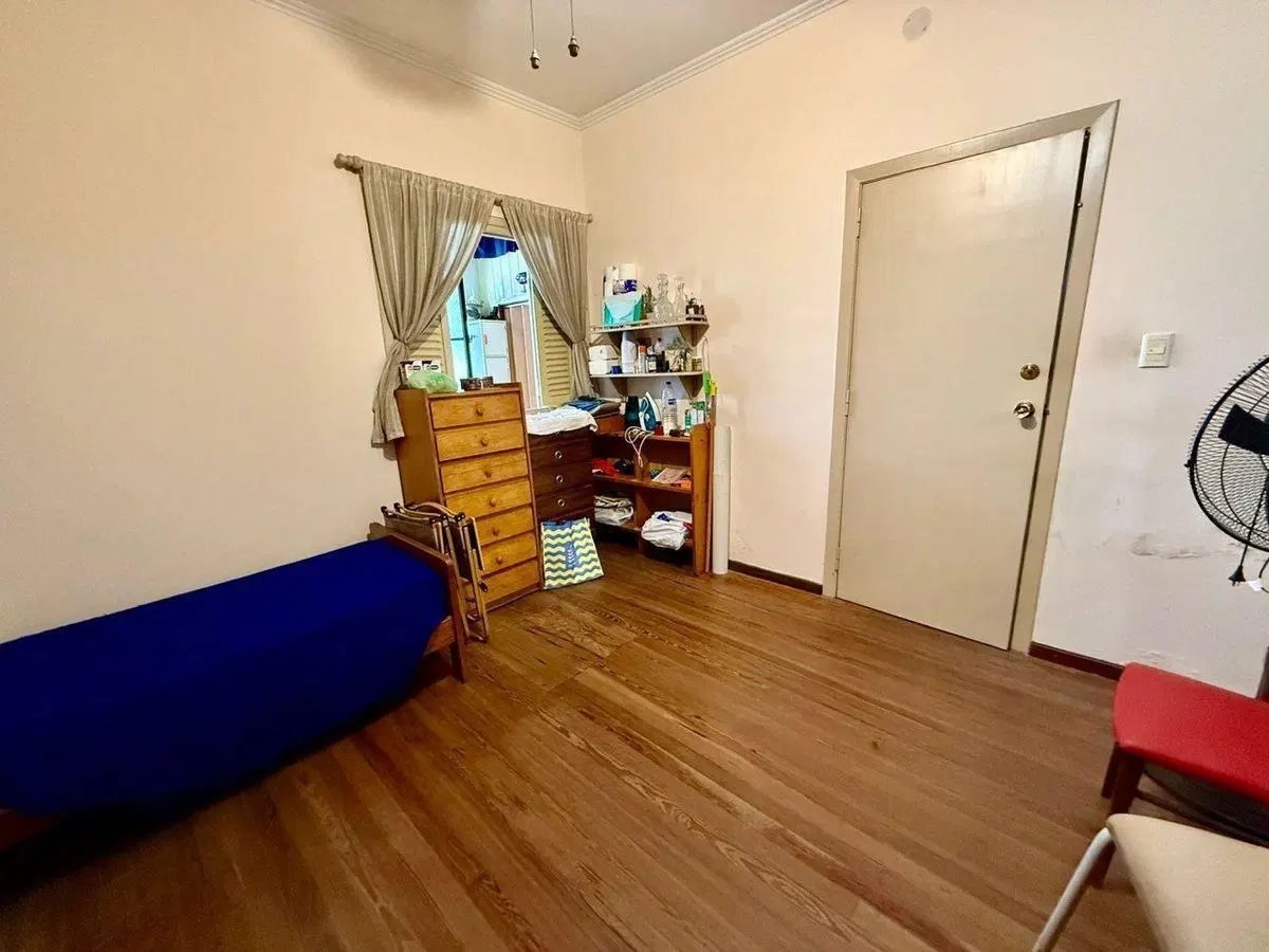 VENTA CASA 6 AMBIENTES CON PATIO - VILLA MAIPU 5
