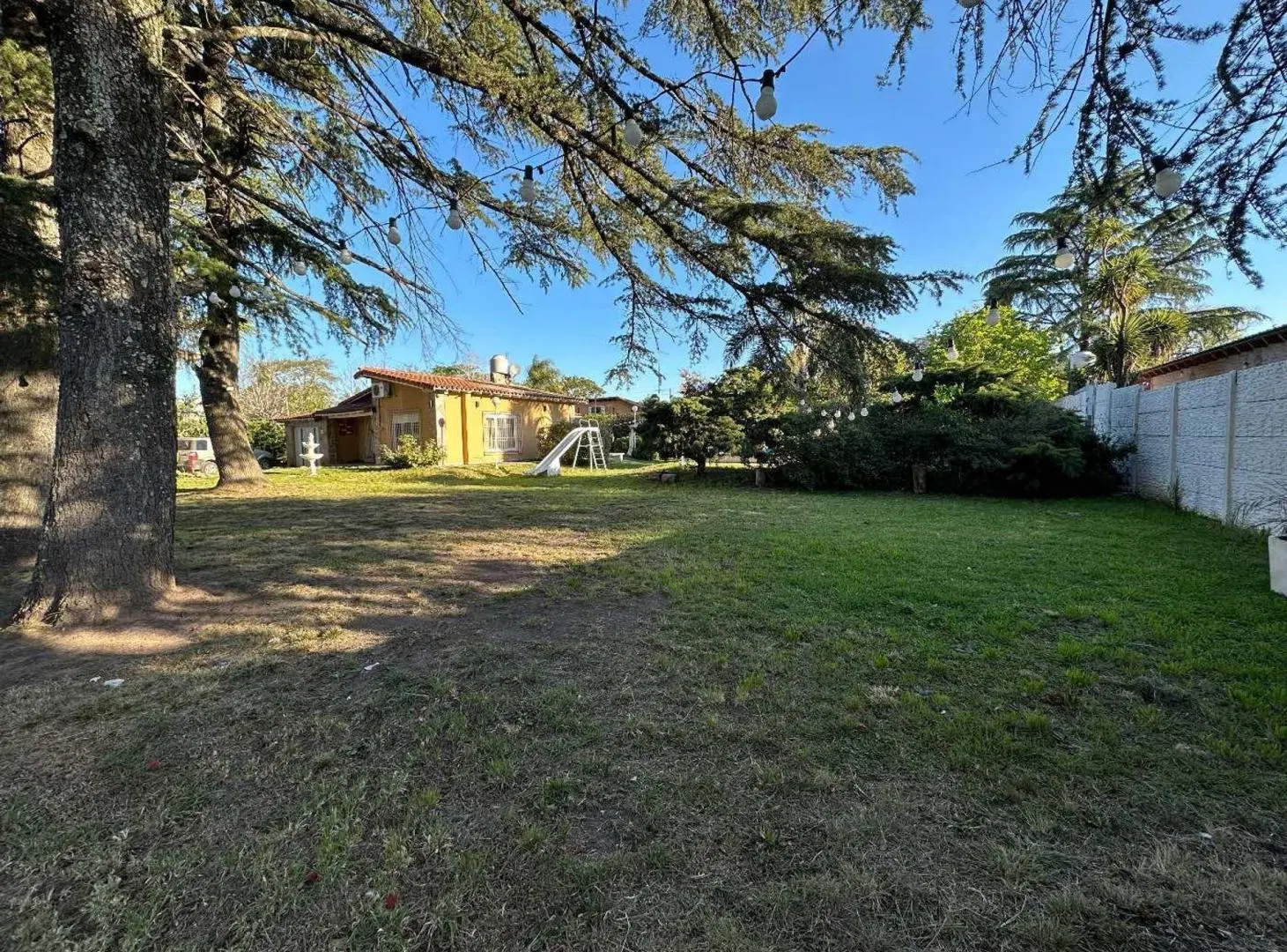 VENTA CASA QUINTA CON PARQUE Y PILETA EN MORENO 5