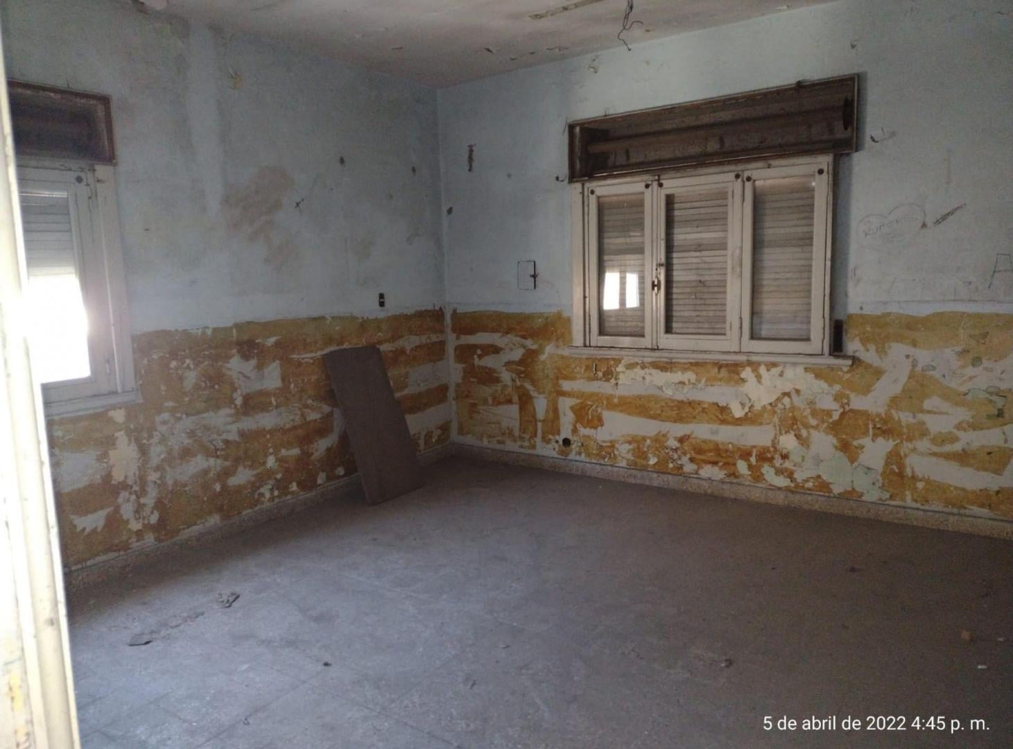 Casa a refaccionar 12.5m Fte!!! A/Permuta menor
