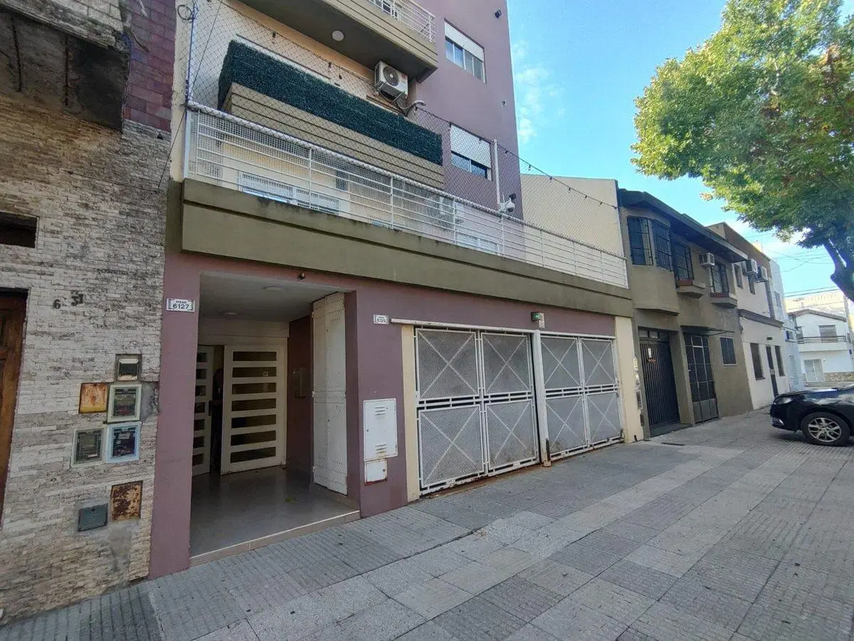 VENTA DEPARTAMENTO 2 AMBIENTES LUMINOSO CON BALCON 2