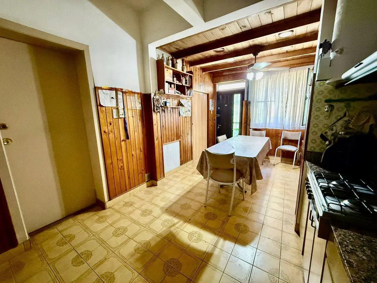 VENTA CASA 6 AMBIENTES CON PATIO - VILLA MAIPU 8