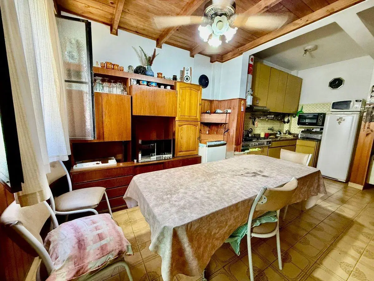 VENTA CASA 6 AMBIENTES CON PATIO - VILLA MAIPU 4