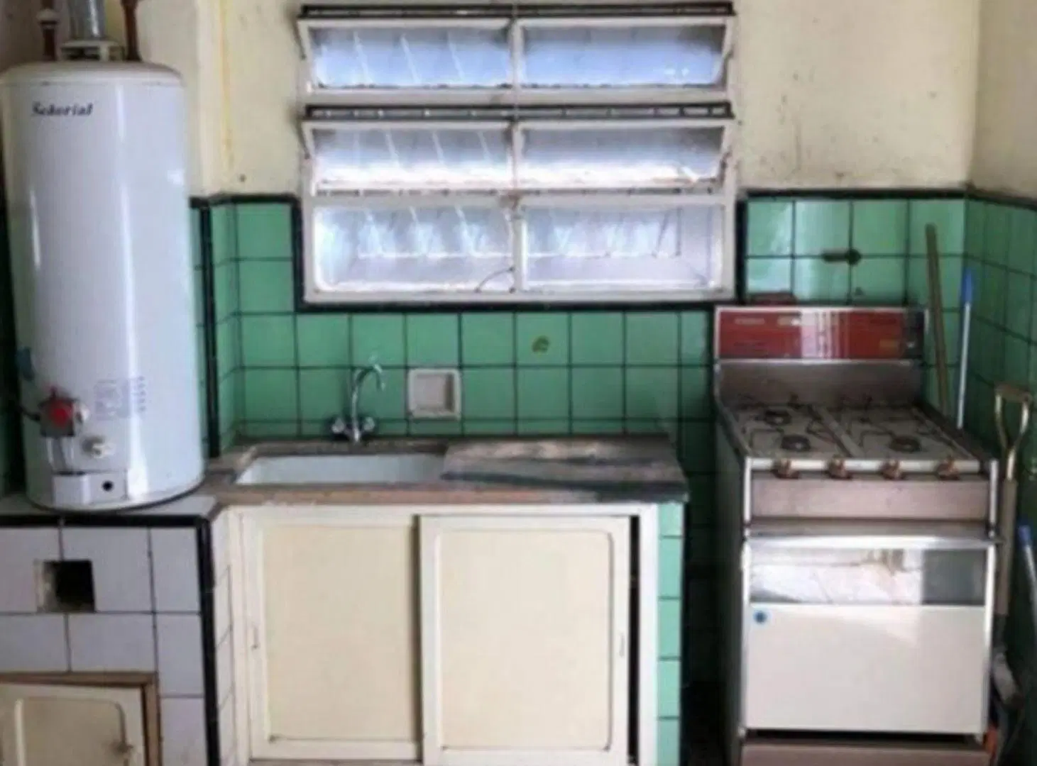 Casa 3 Amb + Depósito/Galpón a Refaccionar. 4