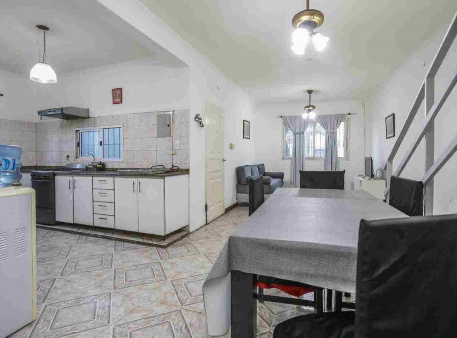 VENTA CASA 4 AMBIENTES QUINCHO PARRILLA TERRAZA