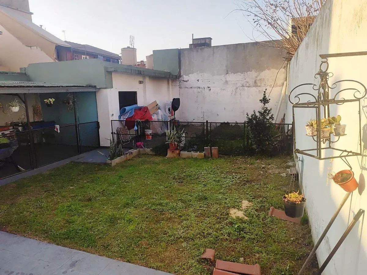 VENTA LOTE  CON LOCAL MAS  2 PH Y E/ DE AUTOS 5
