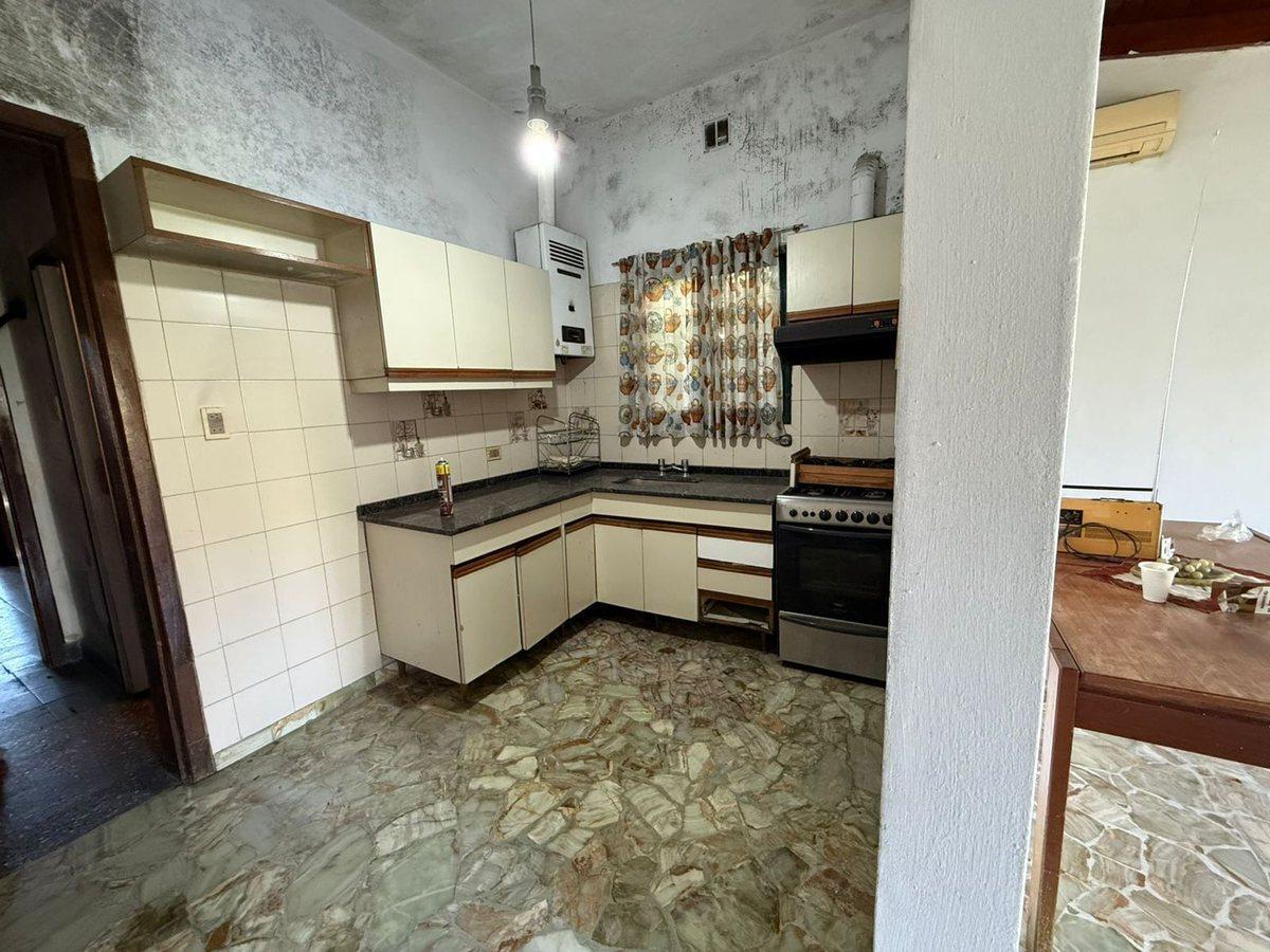 Foto de CASA 4 AMB COCHERA/PATIO A REFAC GRAN POTENCIAL, imagen 4