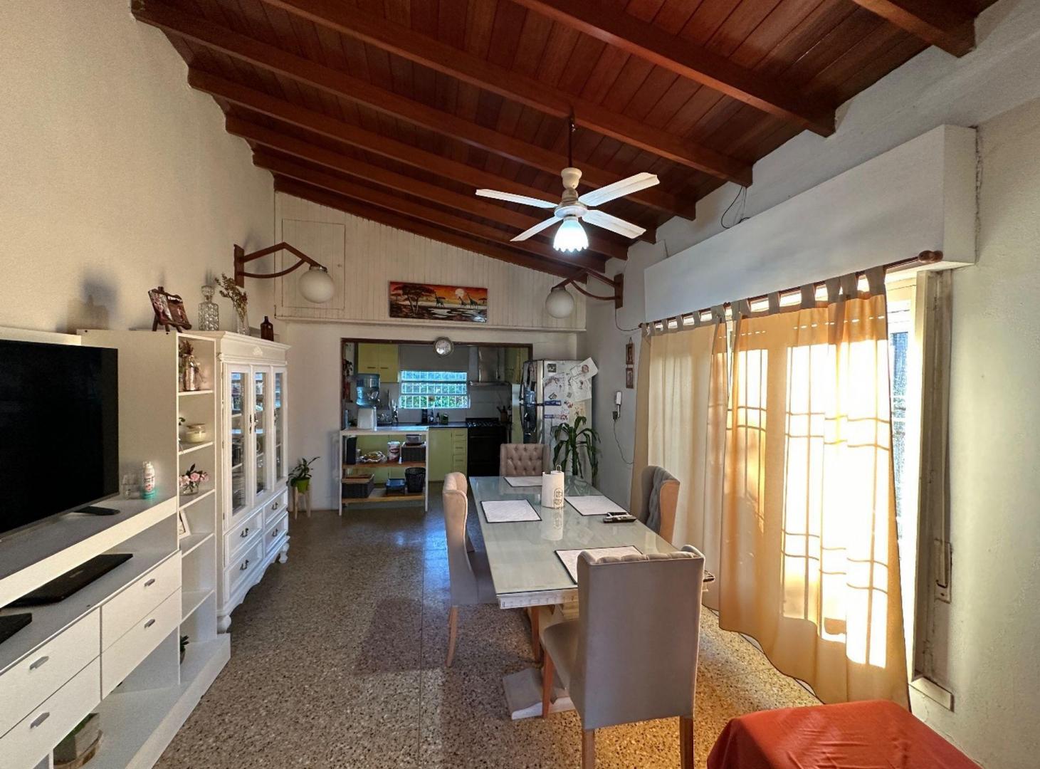 Foto de VENTA CASA QUINTA CON PARQUE Y PILETA EN MORENO, imagen 1