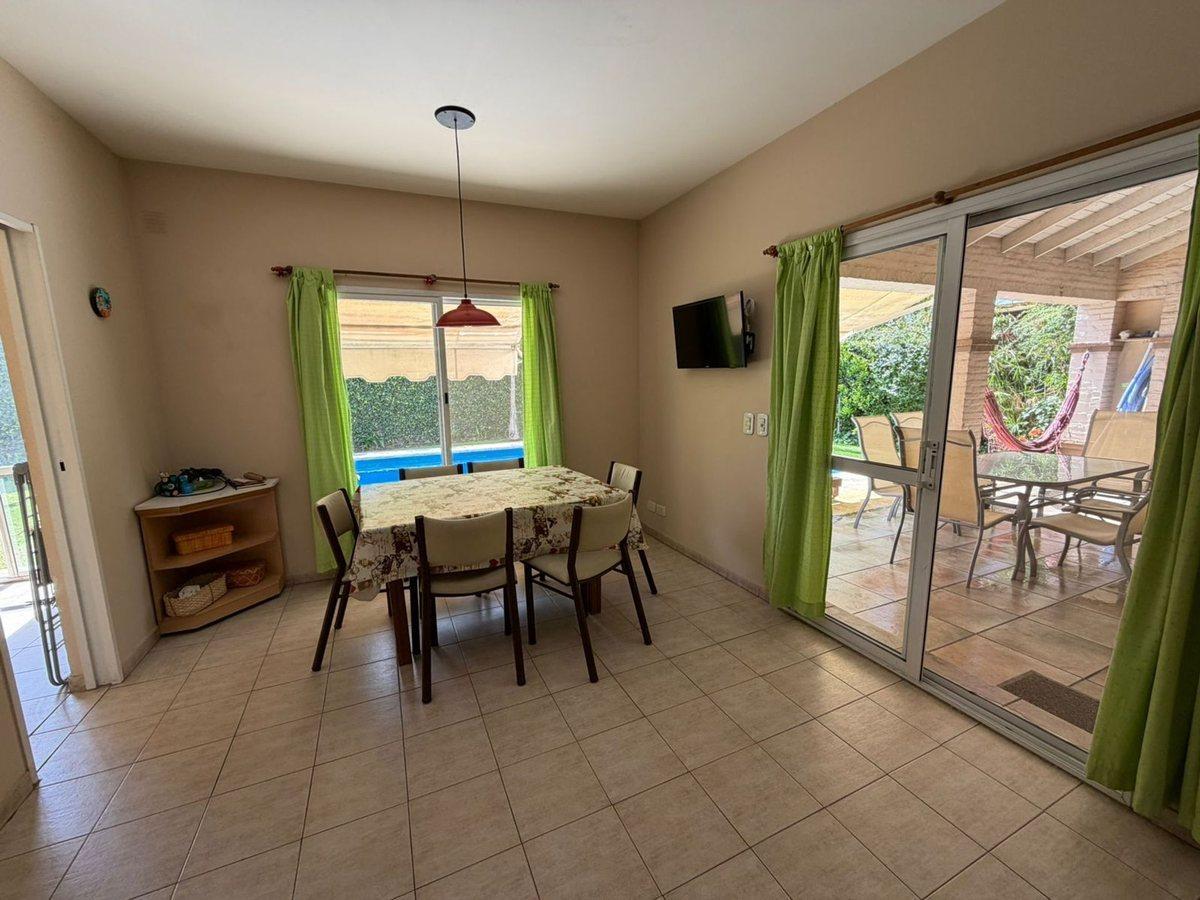 Foto de VENTA CASA 5 AMBIENTES CHAMPAGNAT PILAR, imagen 5