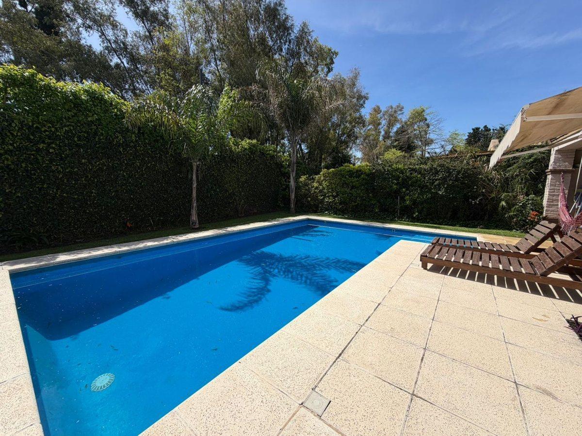 Foto de VENTA CASA 5 AMBIENTES CHAMPAGNAT PILAR, imagen 2