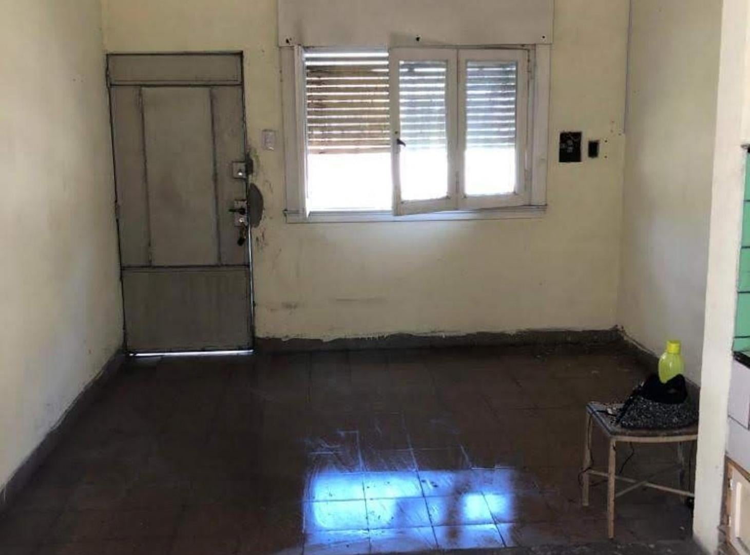 Foto de Casa 3 Amb + Depósito/Galpón a Refaccionar., imagen 2