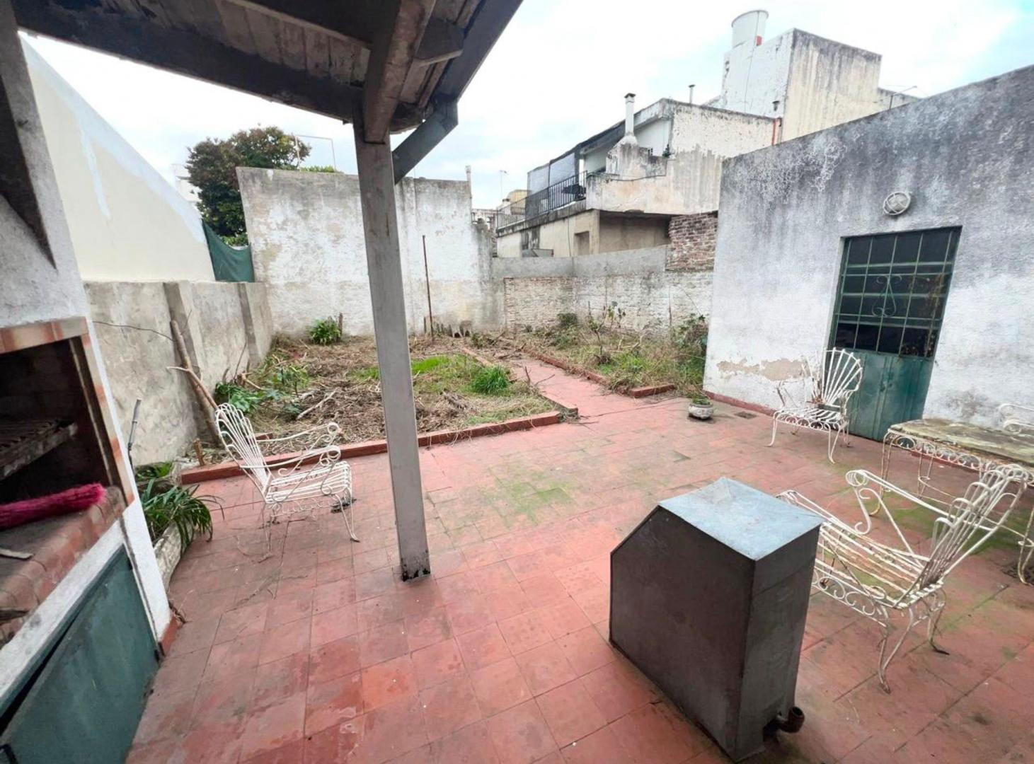 Foto de CASA 4 AMB COCHERA/PATIO A REFAC GRAN POTENCIAL, imagen 3