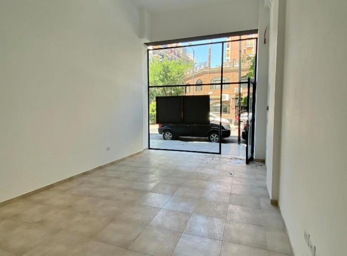 Foto de LOCAL COMERCIAL PREMIUM AGUERO 1200 BARRIO NORTE, imagen 4