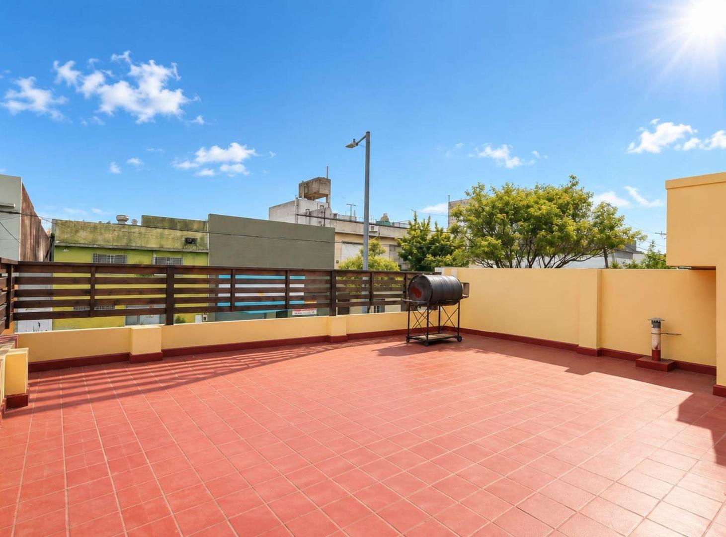 Foto de VENTA PH AL FRENTE 4 AMB CON TERRAZA Y COCHERA, imagen 1