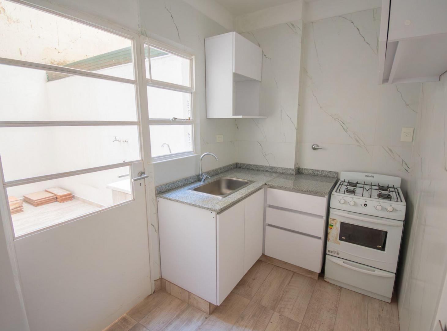 Foto de VENTA 3 AMBIENTES BALVANERA 2 PATIOS. APTO CREDITO, imagen 2