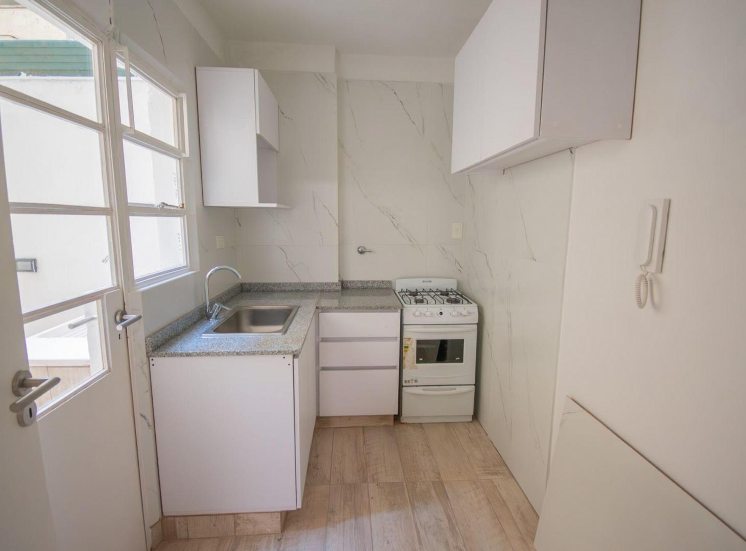 Foto de VENTA 3 AMBIENTES BALVANERA 2 PATIOS. APTO CREDITO, imagen 3