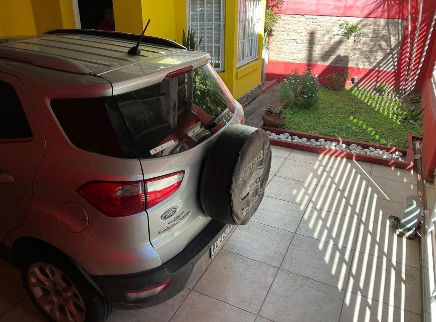 Foto de VENTA CASA 6 AMBIENTES EN RAMOS MEJIA CON QUINCHO, imagen 3