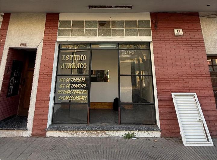 Local en alquiler con boxes 5