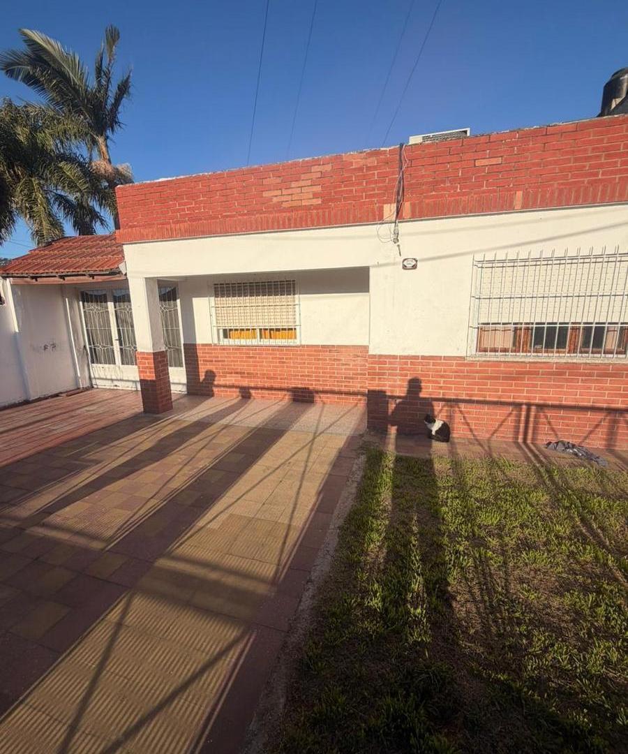 Foto de Casa en venta 4 ambientes con fondo y terraza, imagen 5