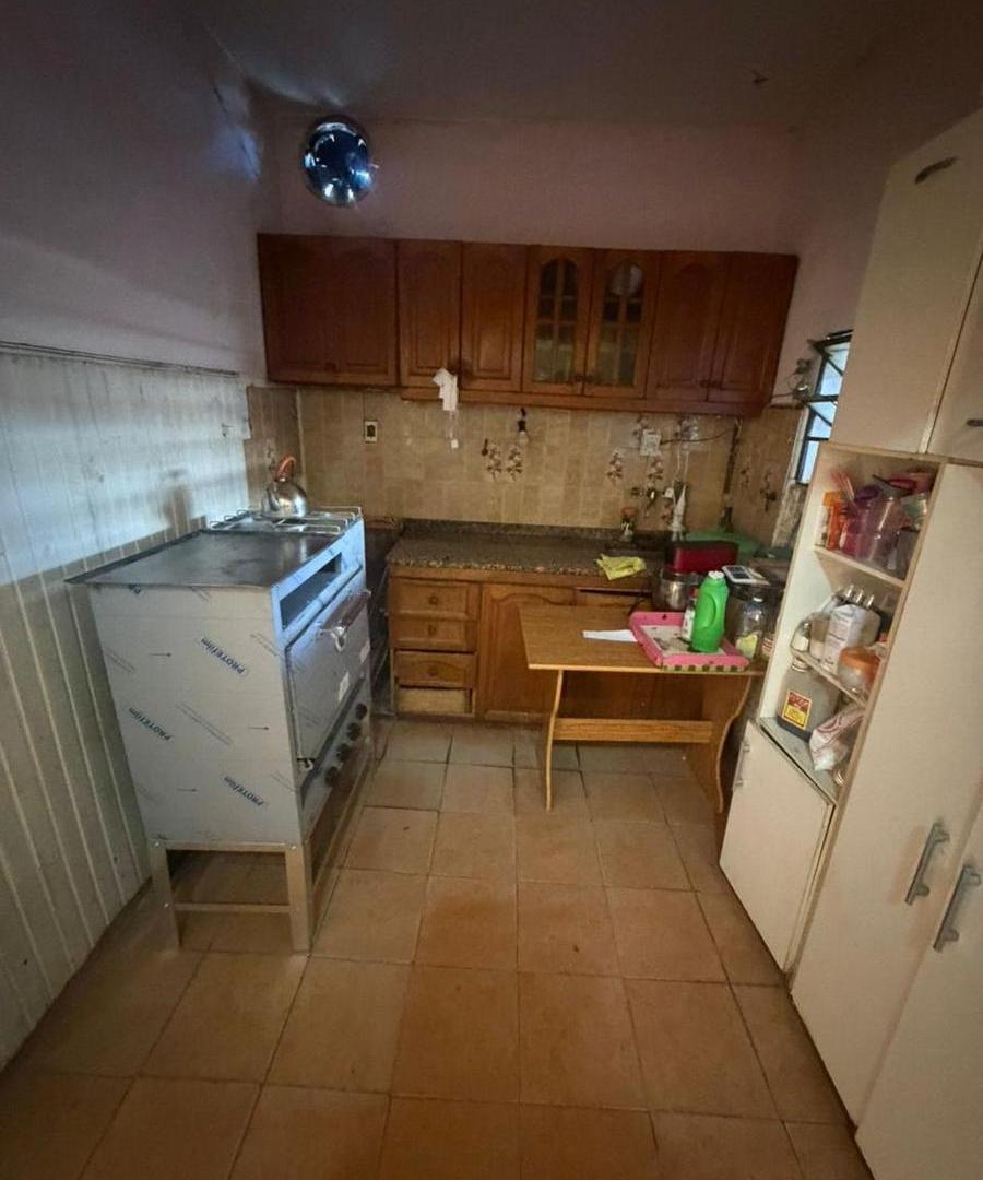 Foto de Casa en venta 4 ambientes con fondo y terraza, imagen 3