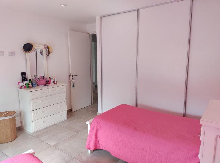 Hermosa Casa en Venta en Barrio Privado, Maipu 3