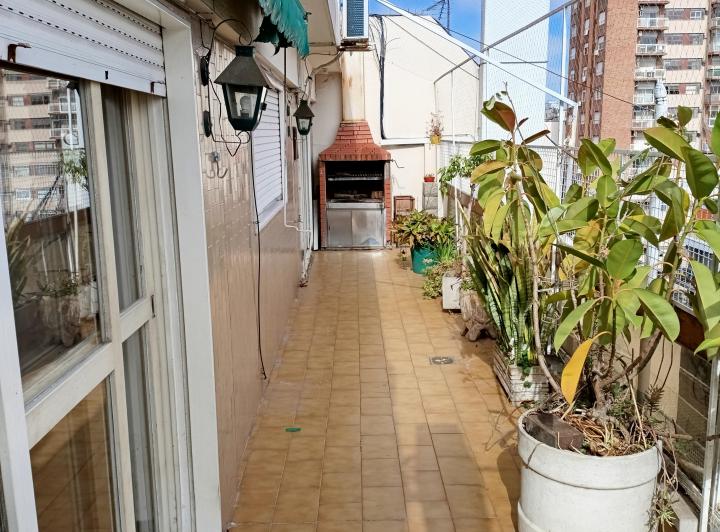 Excelente 3 Amb c / cochera ,luminoso y amplio, Balcón terraza mts de Cabildo 4